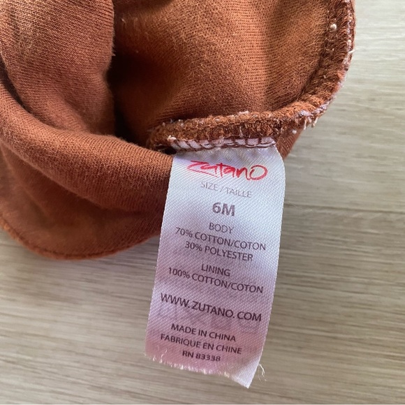 6 months chocolate Zutano booties - Picture 4 of 5